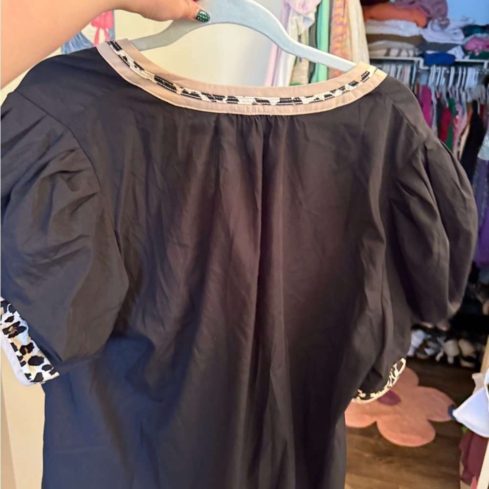 entro Black Short-Sleeve Tunic with Leopard-Trim Accents - Picture 3 of 7